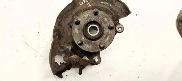 Toyota Auris E180 Front wheel hub