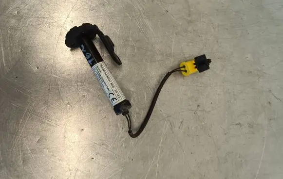 BMW X1 F48 F49 Bonnet Pedestrian Airbag Actuator AL730058104