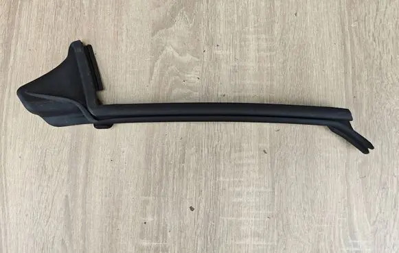 BMW 4 G22 G23 G24 G26 Front door rubber seal 7482956