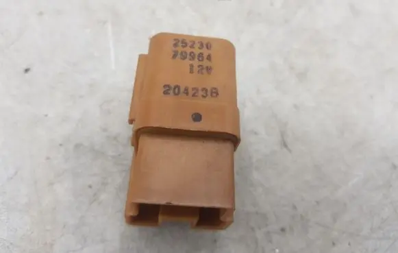 Nissan Primera Other relay 2523079964