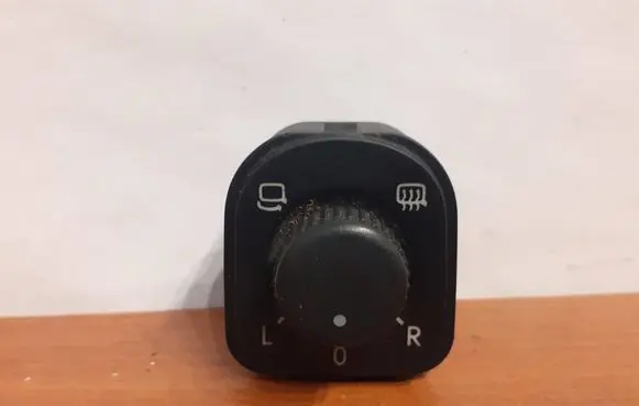 Volkswagen PASSAT B6 Wing mirror switch 1K0959565J 272601S