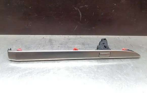 BMW 6 E63 E64 Dashboard glove box trim 7131594 528506