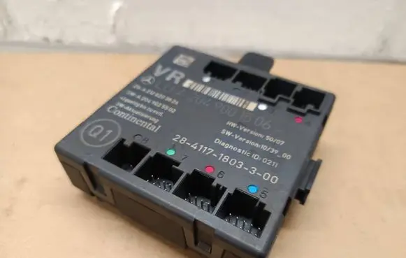 Mercedes-Benz C W204 Door control unit/module A2049001506 A2128203826