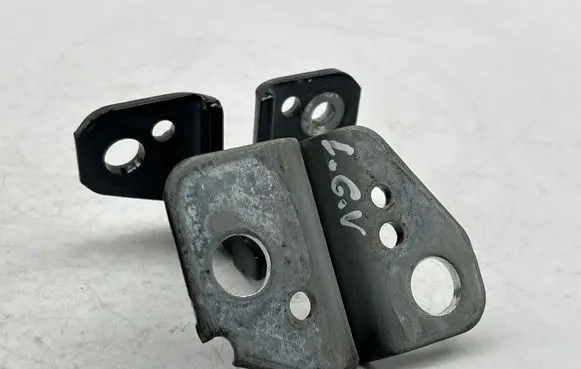 Jeep Grand Cherokee WL Rear door upper hinge 