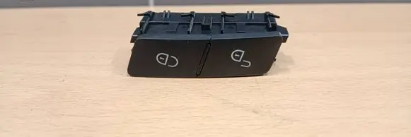 Mercedes-Benz C W204 Central locking switch button A2048706310 031516000