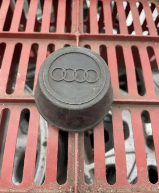 Audi 80 90 B2 Original wheel cap 863601171 321601171A