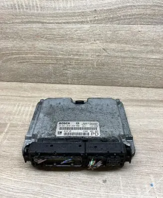 Opel Zafira A Engine control unit/module 24417169 0281010268