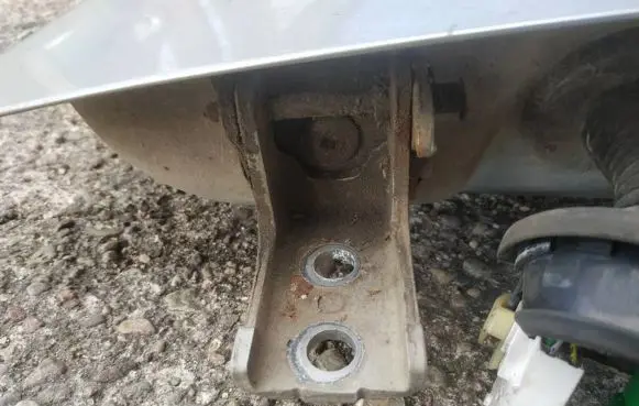 Citroen C3 Front door upper hinge