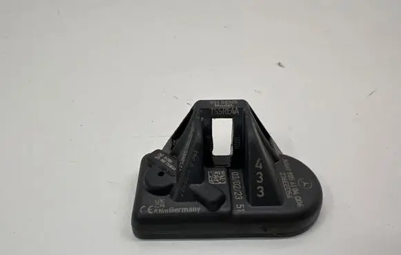 Mercedes-Benz CLA C118 X118 Tire pressure sensor A0009054104