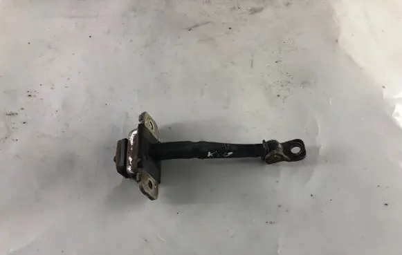 KIA Sorento Rear door check strap stopper