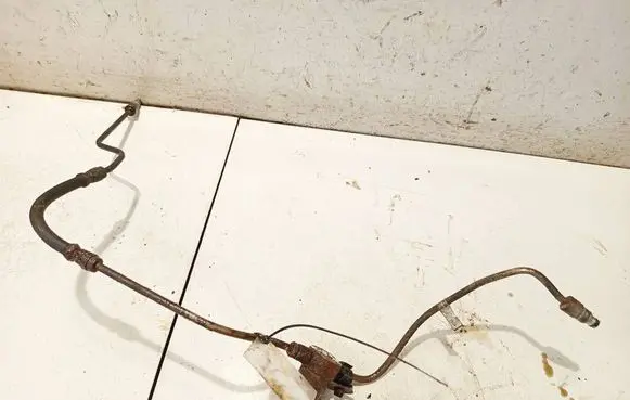 Dacia Logan I Fuel line pipe
