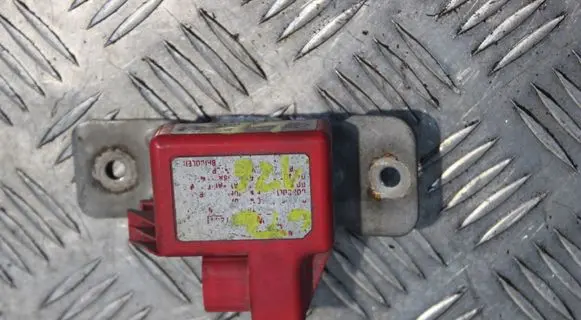 Mitsubishi 3000 GT Airbag deployment crash/impact sensor