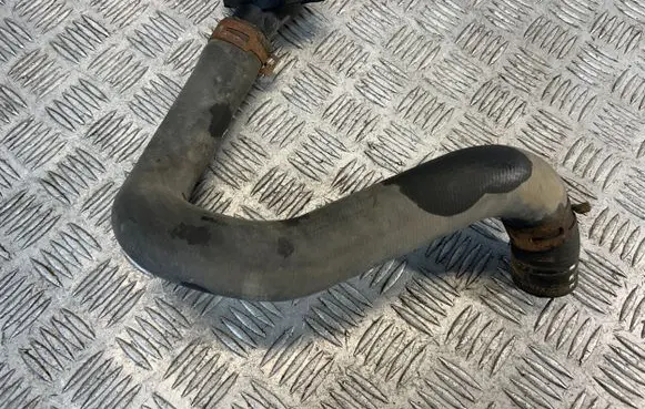 Coolant pipe/hose