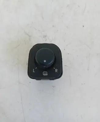Volkswagen Golf V Wing mirror switch