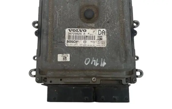 Volvo XC70 Engine control unit/module 30729826A 1039S12418 0281012103