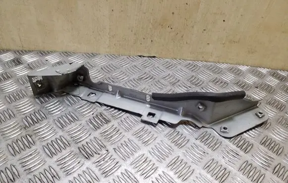 Renault Trafic II (X83) Fender mounting bracket