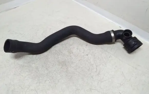 Volkswagen Touareg I Engine coolant pipe/hose 7L6122291M