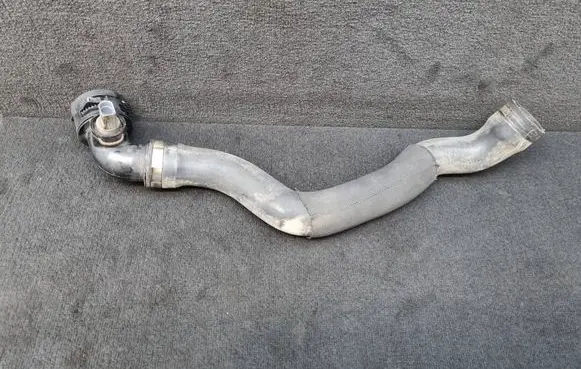Volkswagen Touareg I Engine coolant pipe/hose 7L6122051N 7L6122051T