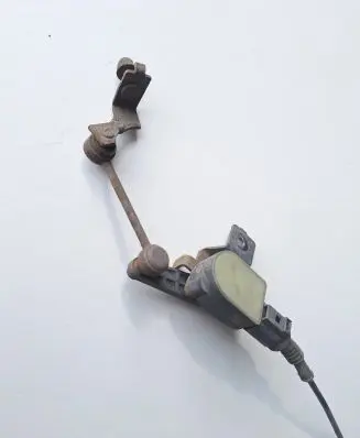 Volkswagen PASSAT B6 Headlight/headlamp level sensor 1T0907503