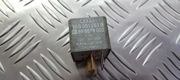 Audi A6 S6 C4 4A Other relay 8A0951253B 899578000