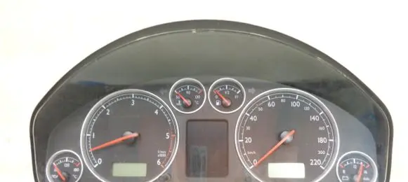 Volkswagen Sharan Speedometer (instrument cluster) 7M3920840C