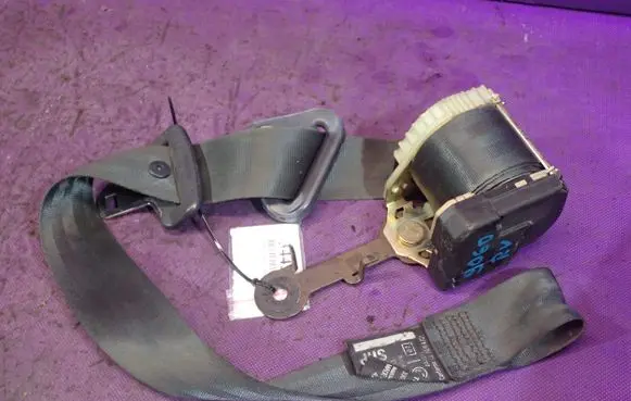 Renault Clio II Front seatbelt 068567E
