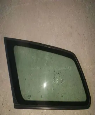 Volvo V50 Rear side window