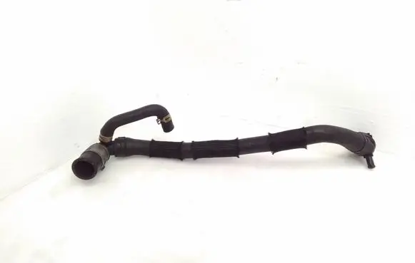 Toyota Avensis T270 Engine coolant pipe/hose