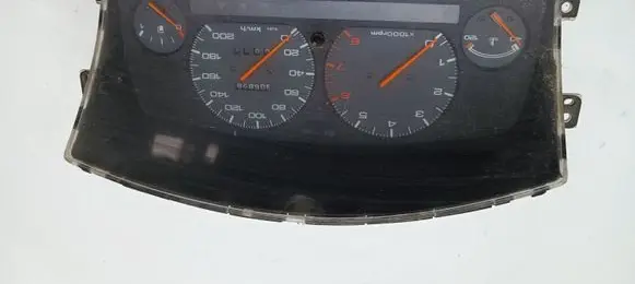 Mazda 626 Speedometer (instrument cluster) GK89C