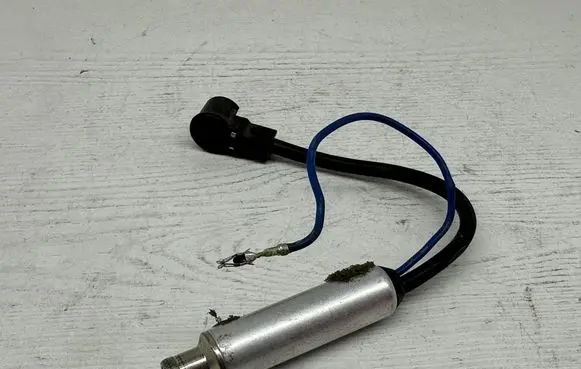 Audi A6 S6 C5 4B Aerial antenna amplifier 7607001079