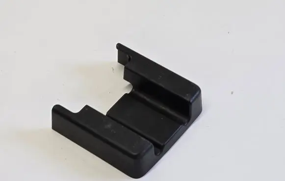 Audi Q8 Sliding door rail trim 4M8885073