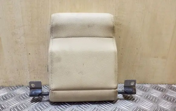 Land Rover Discovery 3 - LR3 Third row seat headrest 