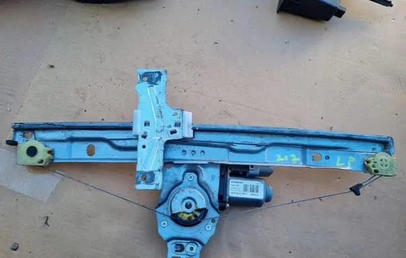 Peugeot 207 Front window lifting mechanism without motor 400917K