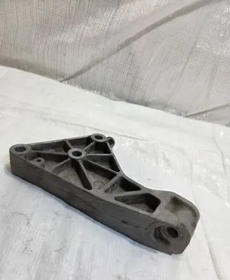 Opel Meriva B Gearbox mounting bracket 13174501