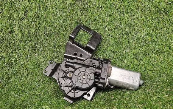 Land Rover Range Rover Sport L320 Seat adjustment motor 320888 LEV005