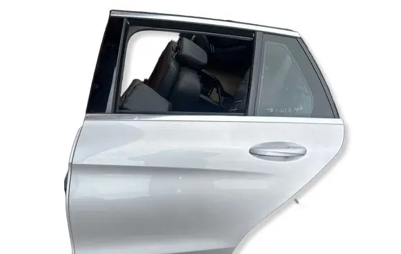 Mercedes-Benz C W205 Rear door 