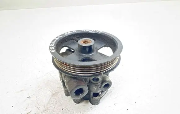 Toyota Corolla Verso E121 Power steering pump