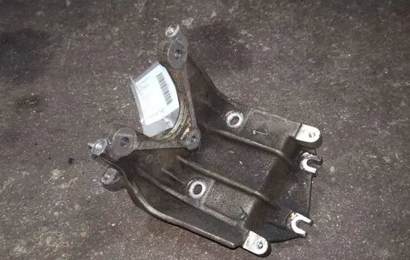 Audi A8 S8 D3 4E Fuel pump bracket 057130147R