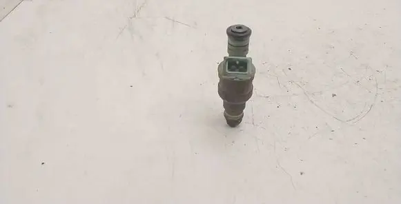 BMW 5 E39 Fuel injector 0280150415