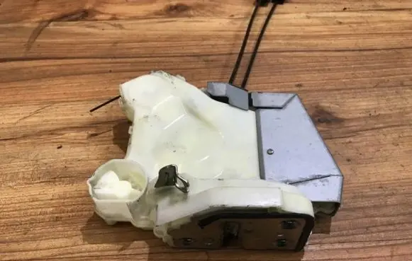 Honda Jazz Front door lock 72151tfoe0lhfr 72151-tfo-e0-lh-fr