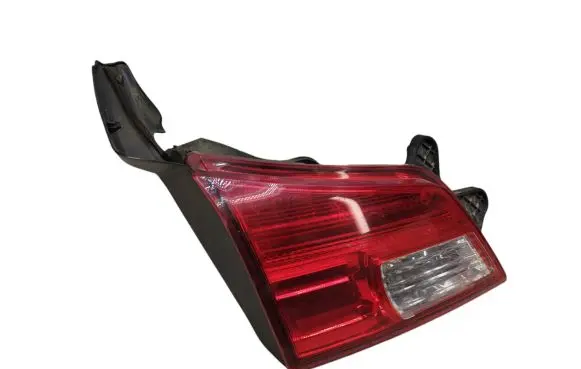 Subaru Legacy Tailgate rear/tail lights 13220072