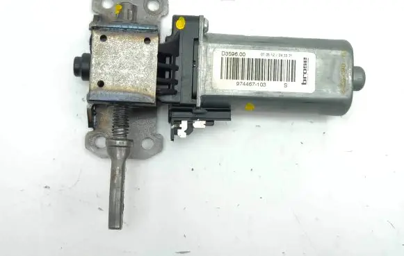 Volvo XC60 Seat adjustment motor 974467103 D359600 01051204333