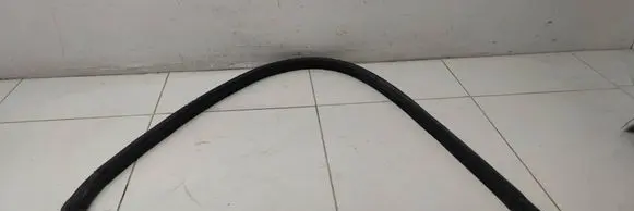 Peugeot Partner III Front door rubber seal 9817904580