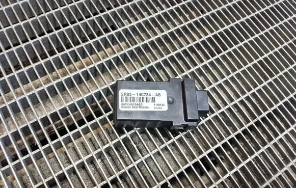Land Rover Range Rover Sport L320 Seat heating relay 2R8314C724AB 6MXN815A03