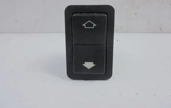 BMW 5 E39 Electric window control switch 8368974