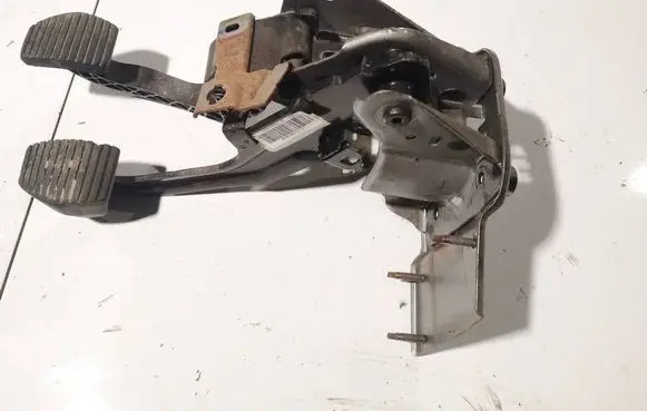 Citroen C3 Picasso Clutch pedal 