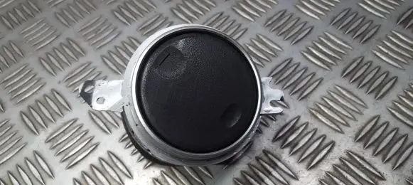 Mitsubishi Outlander Dash center air vent grill
