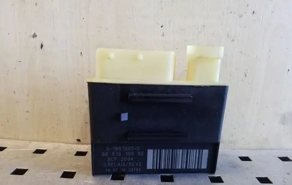 Coolant fan relay