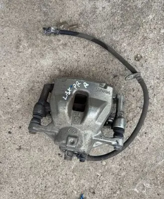 Lexus LBX Front brake caliper L84613