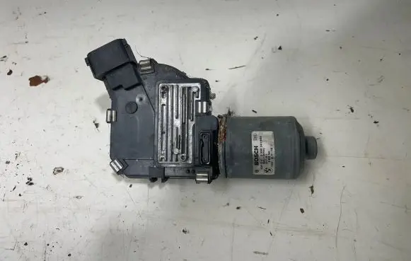 BMW 7 E65 E66 Wiper motor 0390241906
